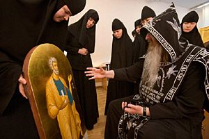 Orthodox priests and nuns