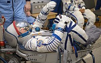 Sokol suit preflight leak check